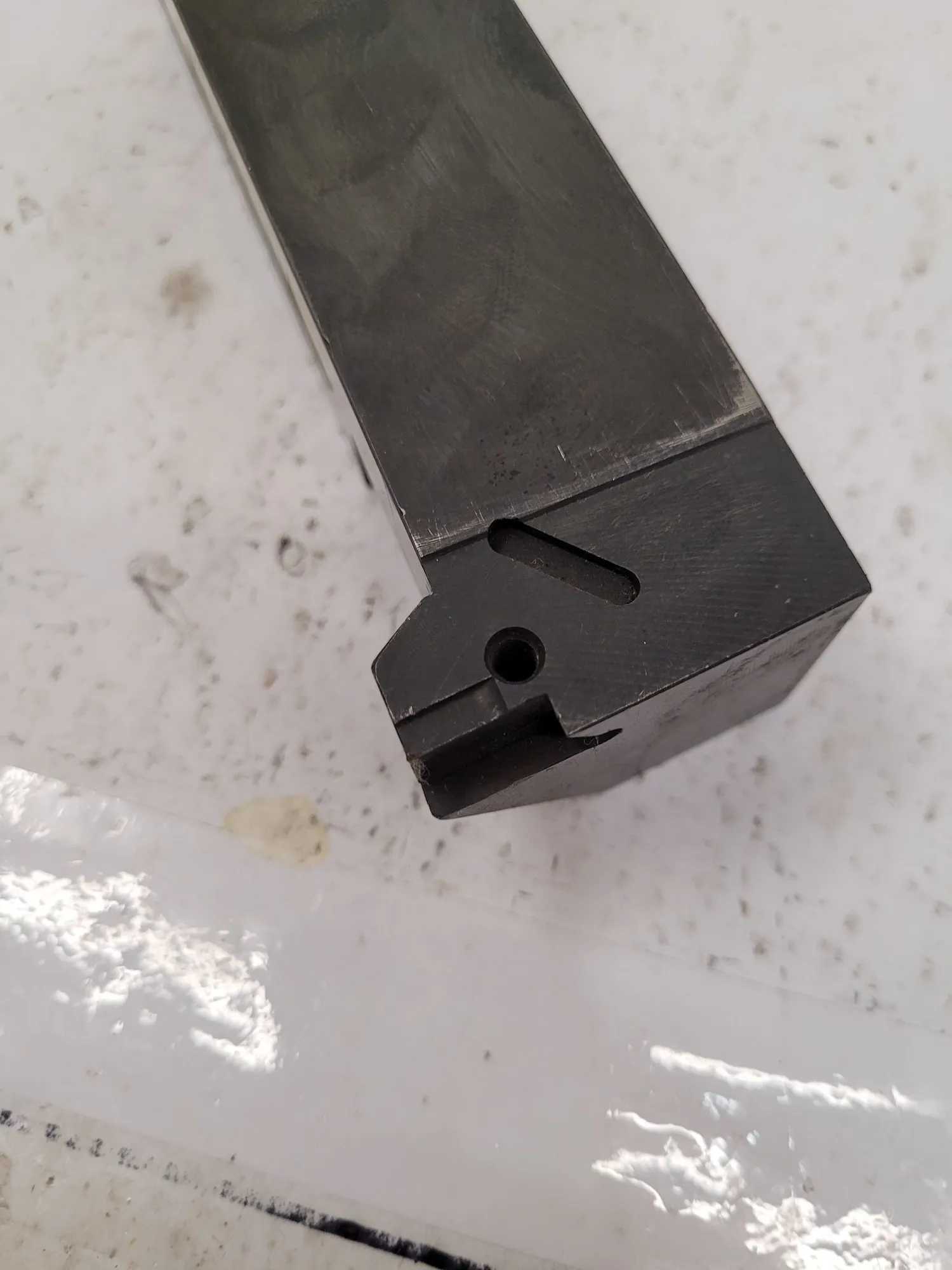 KENNAMETAL NEL-243D TOOL HOLDER - MACHINE TOOLING
