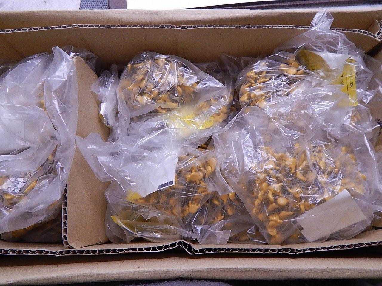 LOT OF 4000 ECKD3D471KBP CERAMIC CAPACITOR - ELECTRICAL COMPONENTS
