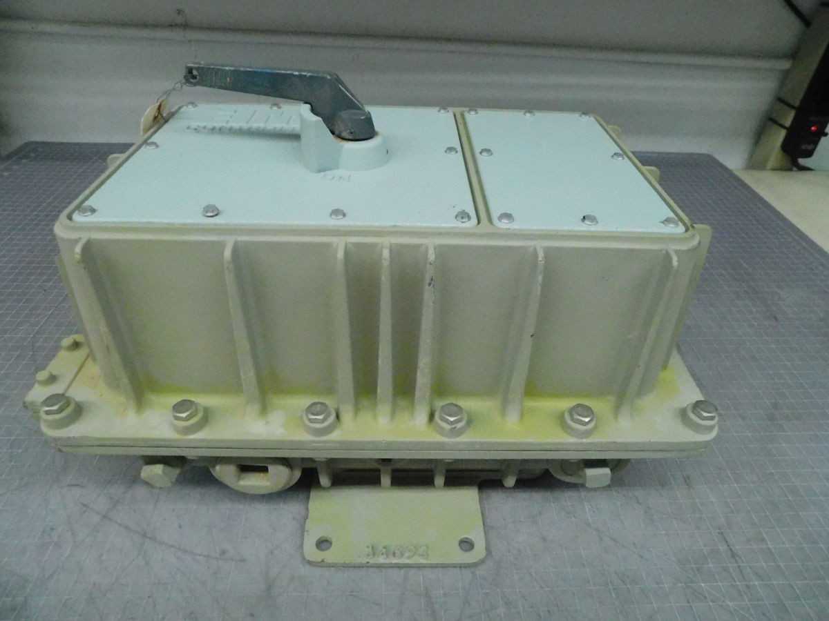 EIM 18355-A SWITCH BREAKER WITH EXPLOSION PROOF ENCLOSURE M6883 - CIRCUIT BREAKERS