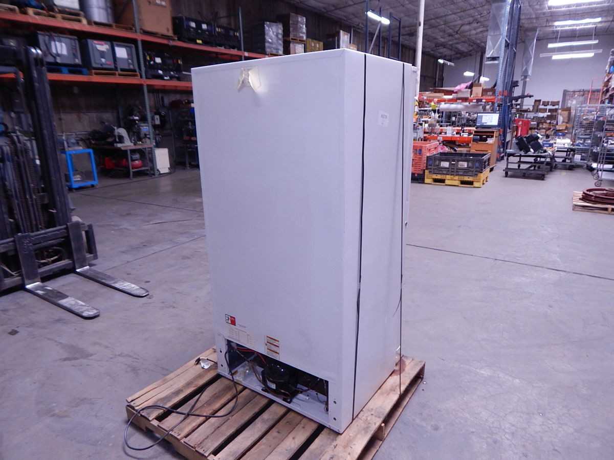 VWR U2020GA15 GENERAL PURPOSE LABORATORY FREEZER - LAB & SCIENTIFIC