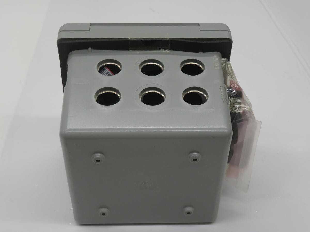ROSEMOUNT 1056-02-02-38-AN CONTROL PANELS INTERFACES, DUAL, MULTI-PARAM, 4X 4-20MA, NEMA4X - ANALYZER