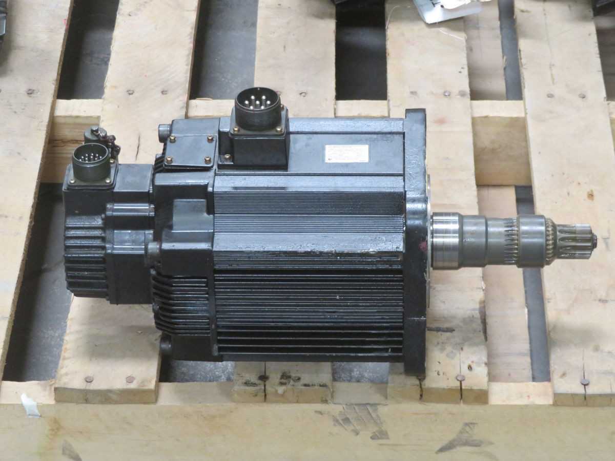 YASKAWA SGMGH-44A2A-YR12 SERVO MOTORS, 4.4 KW POWER, 27.9 NM TORQUE, 17-BIT ENCODER - SERVO