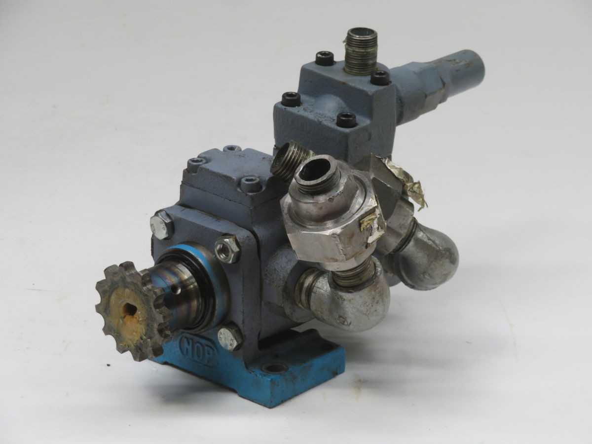 NIPPON TOP-206HBM LUBRICATING GEAR PUMP T263362 - GEAR PUMP