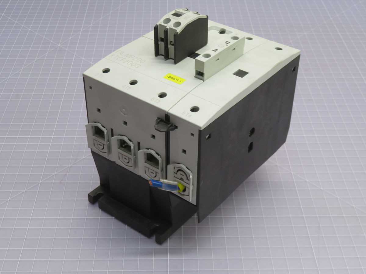 EATON DIL MP200 Contactor, 4 Poles, 200A AC-3/400V, 250A AC-1/690V, 1000V OP, 8KV IMP, Screw Term. - CONTACTORS