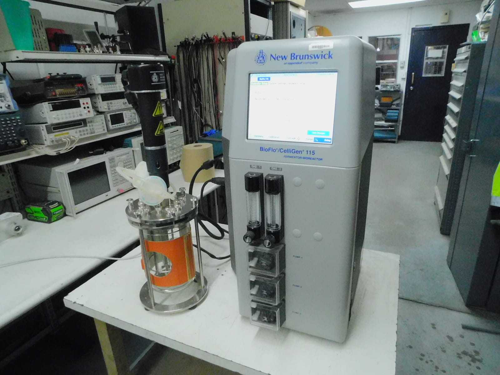 Eppendorf New Brunswick BioFlo/Celligen 115 Fermentor/Bioreactor With pH, DO, Temp Control - LAB & SCIENTIFIC