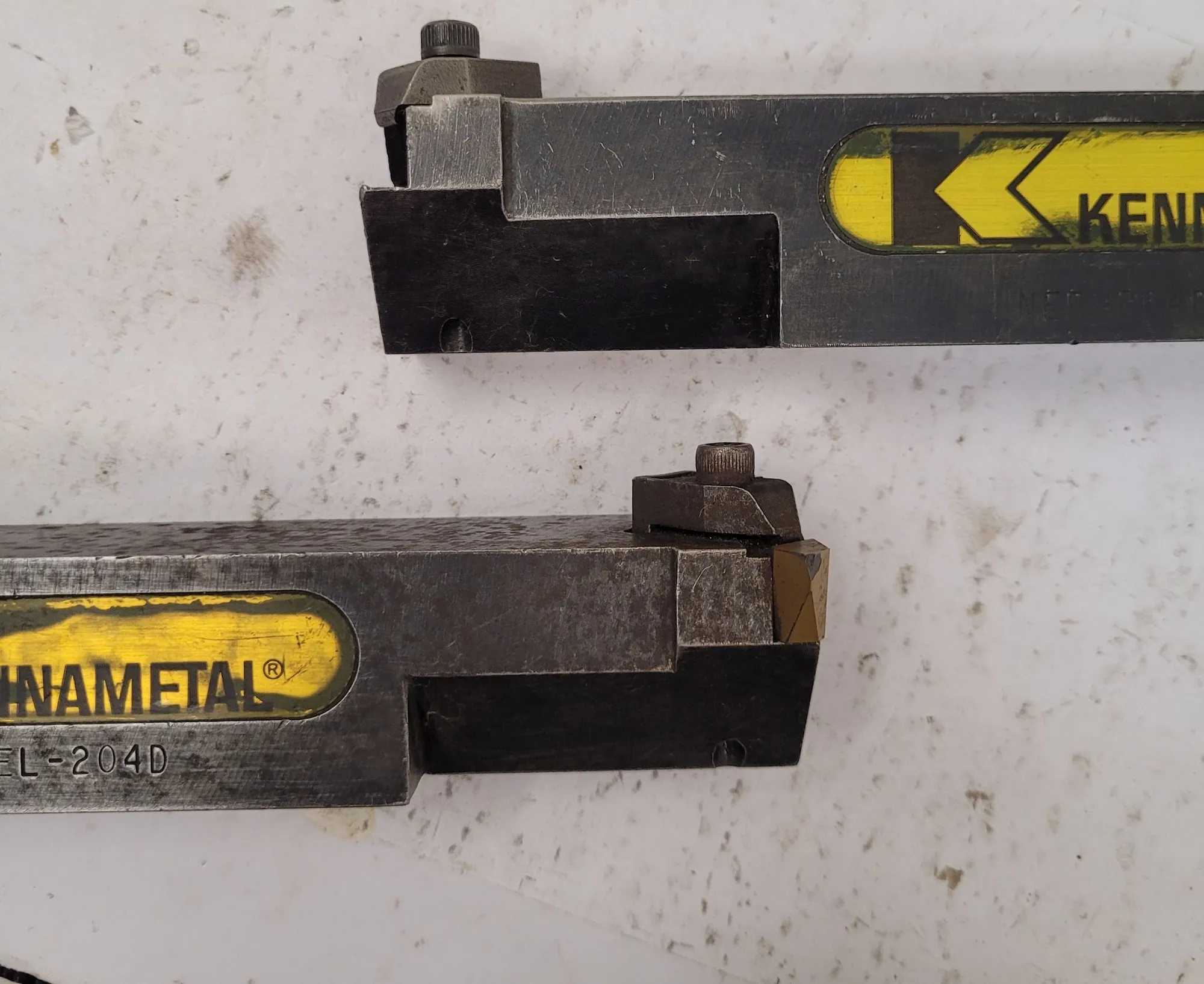 KENNAMETAL NEL-204D/NER-204D TOOLHOLDER LOT OF 2: 1.25 IN SHANK, 6 IN TOOL LENGTH - MACHINING TOOLING & PARTS