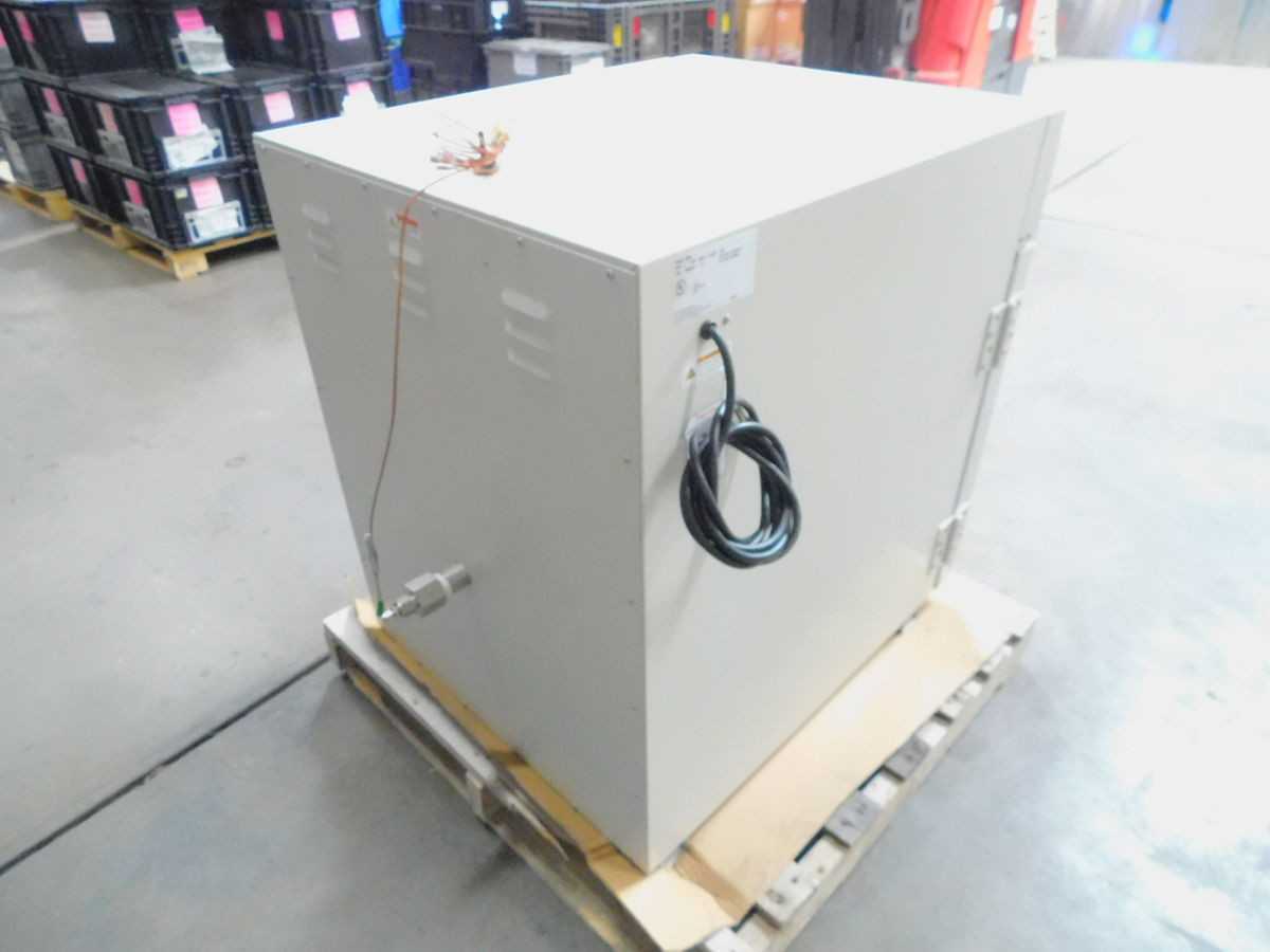 Thermo Scientific 5861 Vacuum Oven – Precision Drying & Sterilization Equipment - LAB & SCIENTIFIC