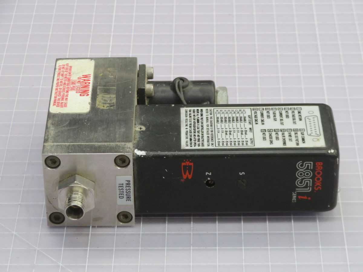 BROOKS INSTRUMENT 5851I MASS FLOW CONTROLLER, N2, 100 SLPH FLOW, ±1.0% ACCURACY, 316L SS - FLOW MEASUREMENT