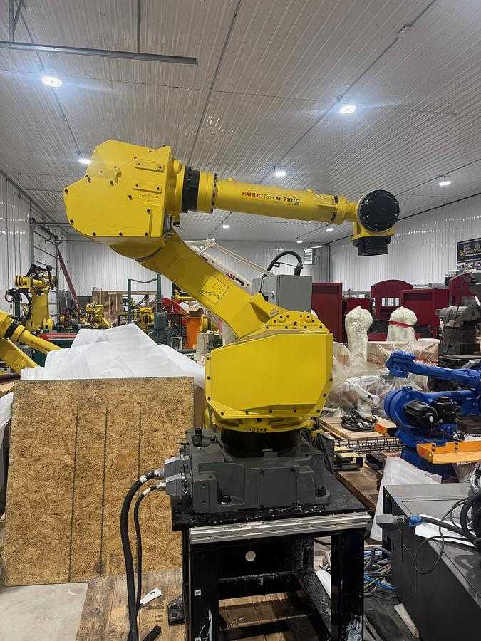 2016 FANUC M-710IC/50 ARTICULATED ROBOT, 50KG PAYLOAD, 2050MM REACH, R-30IB CONTROLLER - ARTICULATED ROBOTS