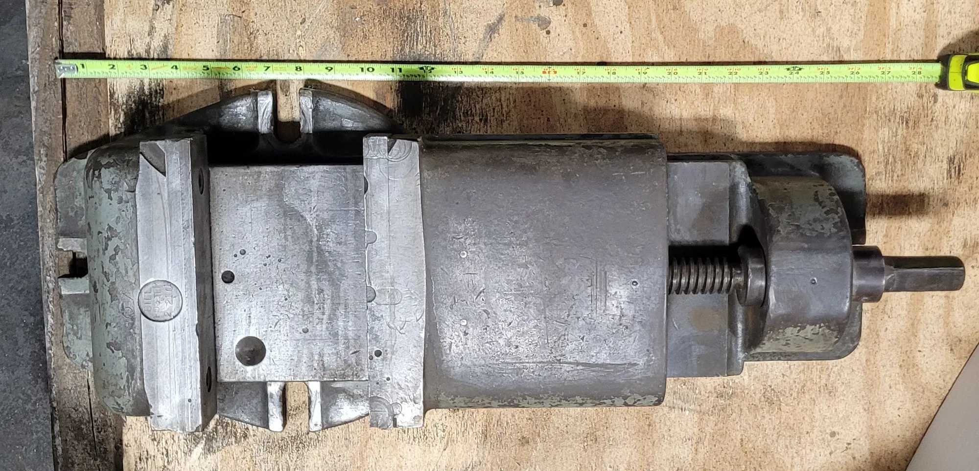 HEAVY DUTY MACHINIST VISE, 8.5IN JAW WIDTH - MACHINING TOOLING & PARTS