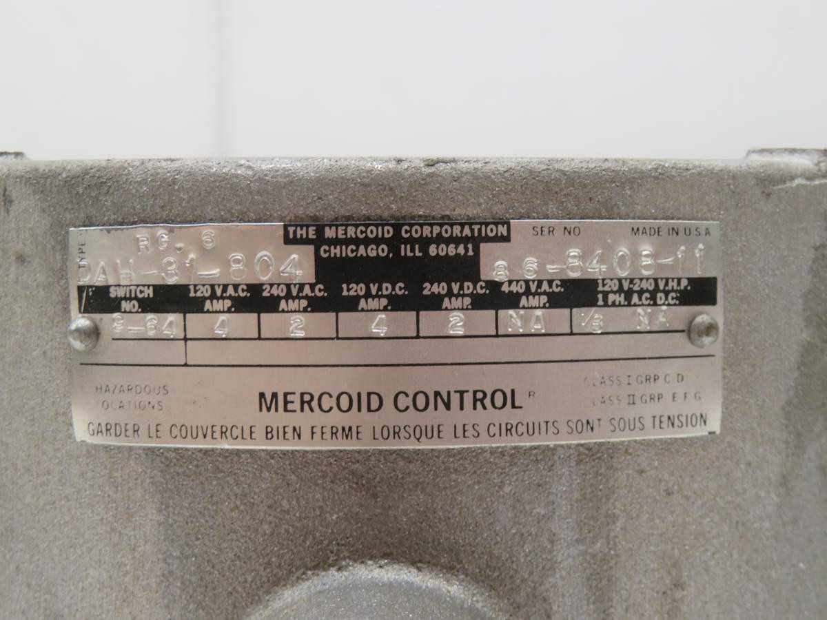 MERCOID CONTROL DHA-31-804 BOURDON TUBE PRESSURE SWITCH T228441 - SWITCHES