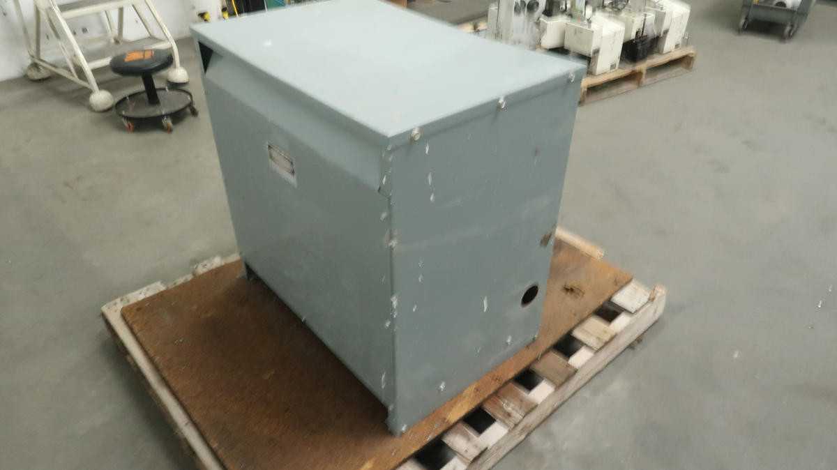 Square D 75T3H 34349-17212-041 Transformer, 3Ph, 75 kVA, 480V Pri, 208Y/120V Sec - DRY TRANSFORMERS
