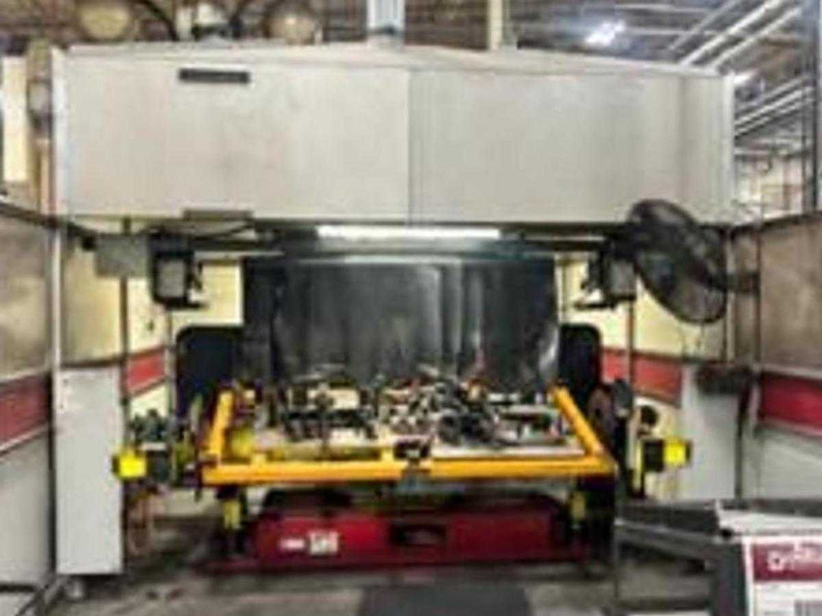 2015 Genesis/FANUC Dual Arcmate 100iC/12 Welding Cell, 12kg Payload, 1420mm Reach, R-30iB Controller - ARTICULATED ROBOTS