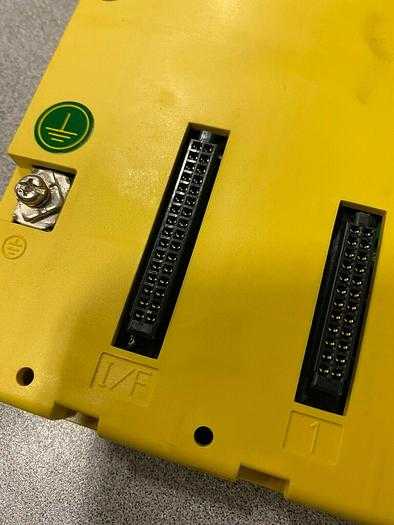 FANUC A03B-0819-C001 I/O SLOT RACK, SERIES 90-30, MODULAR EXPANSION, SIGNAL DISTRIBUTION - SERVO DRIVES
