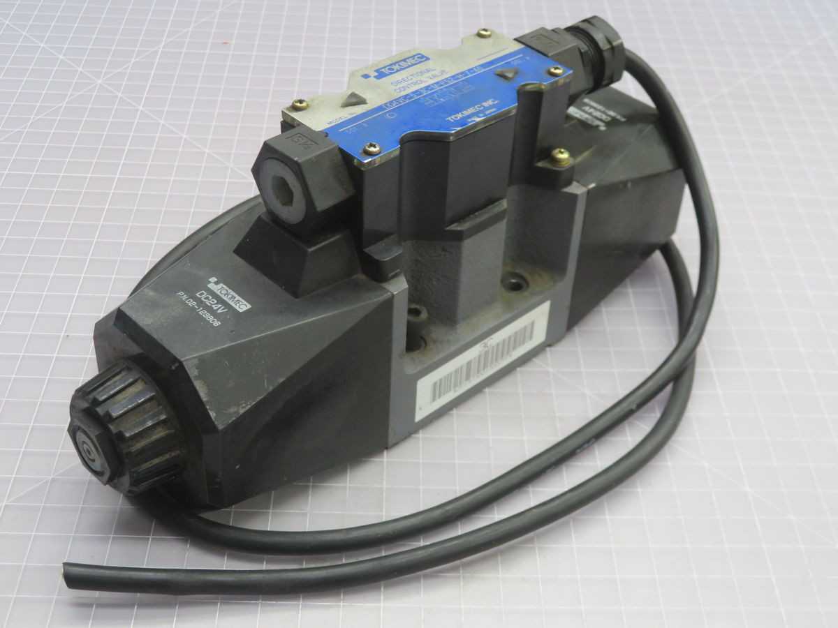 TOKIMEC DG4VC-5-3C-M-PS2-H-7-40 HYDRAULIC VALVE T265318 - HYDRAULIC DIRECTIONAL CONTROL VALVE