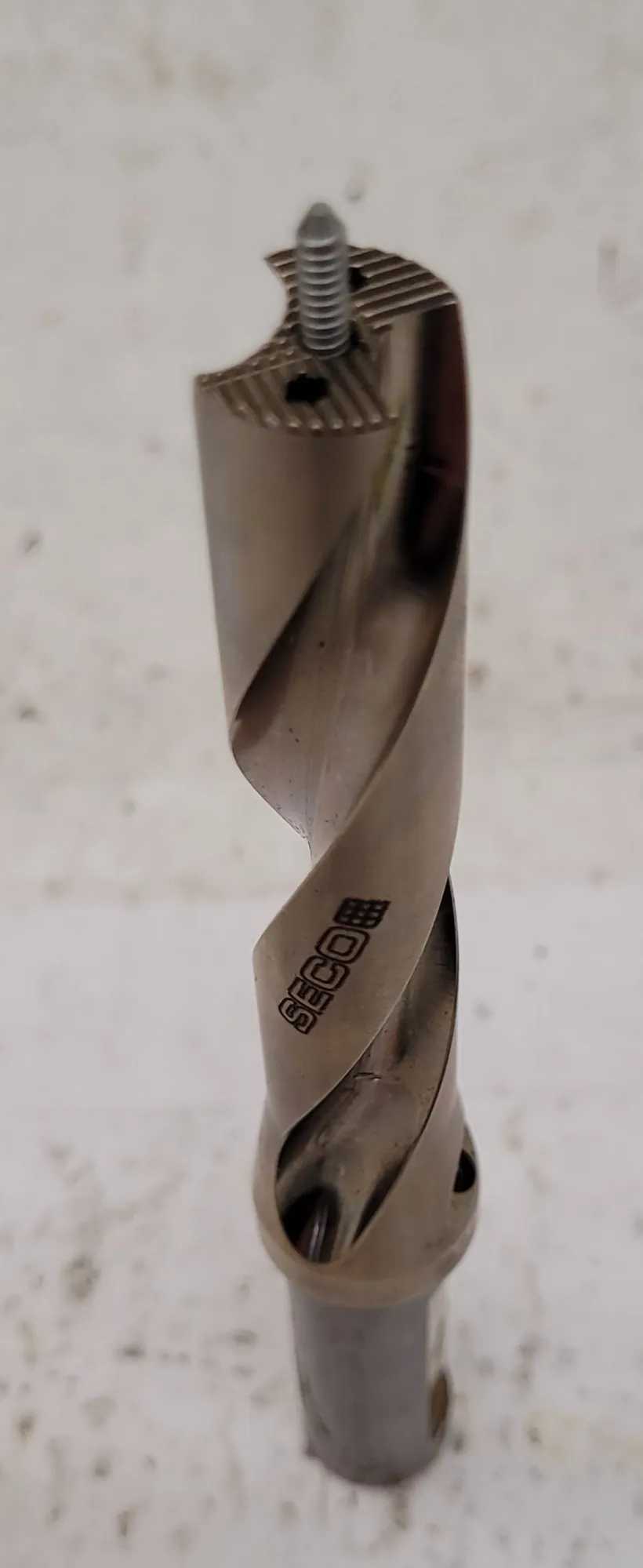 SECO SD105 CROWNLOC INDEXABLE DRILL - BODY 0.610IN, CUT MIN 0.630IN, OAL 6.260IN - MACHINE TOOLING