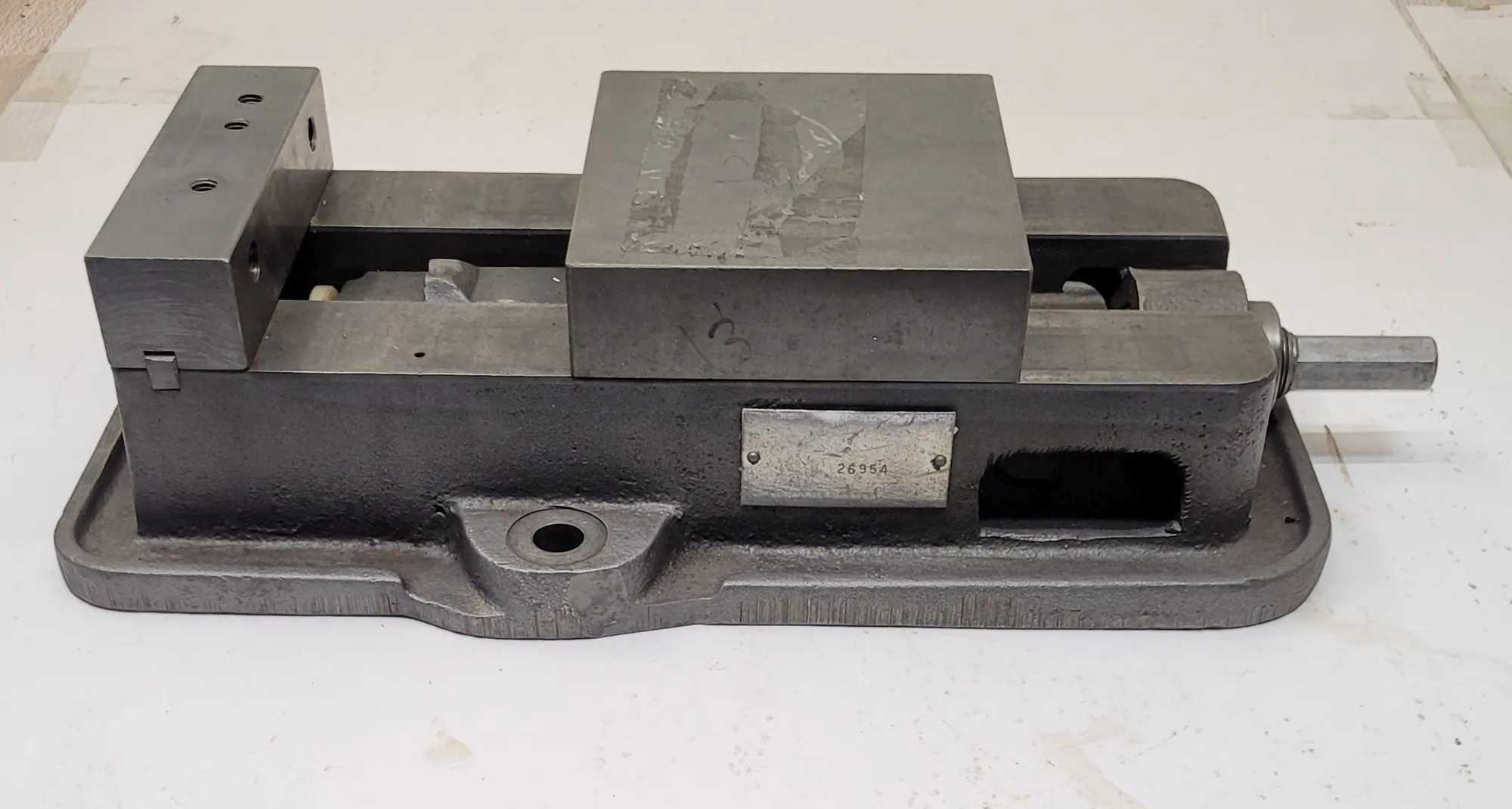 KURT D60 - 6" MACHINIST VISE - MACHINING TOOLING & PARTS