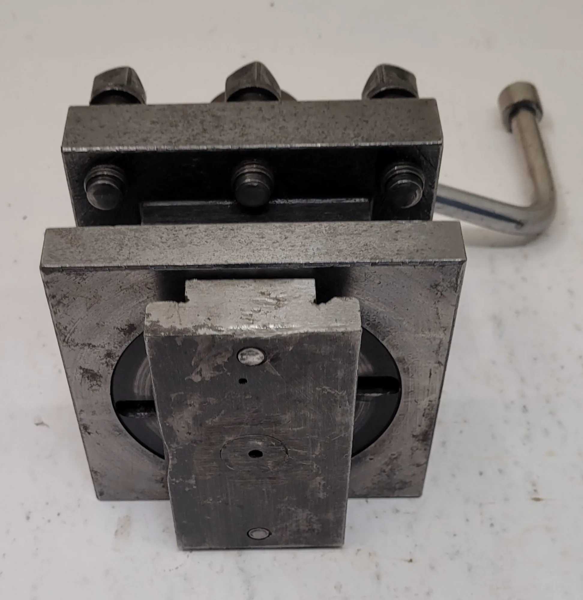 LATHE TOOL POST HOLDER - BASE: H: 7IN W: 5-1/4IN L: 5-1/4IN GAP: 1.5IN THICK: 1IN - MACHINING TOOLING & PARTS