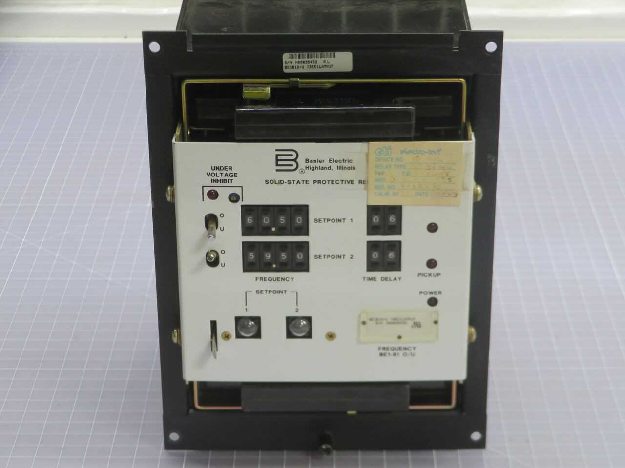 Basler BE1810/U T3EE1LA7N1F Relay, 100/120V Input, 40-70Hz Freq, 24VDC Aux, 2 NO Outputs - PROTECTION RELAY
