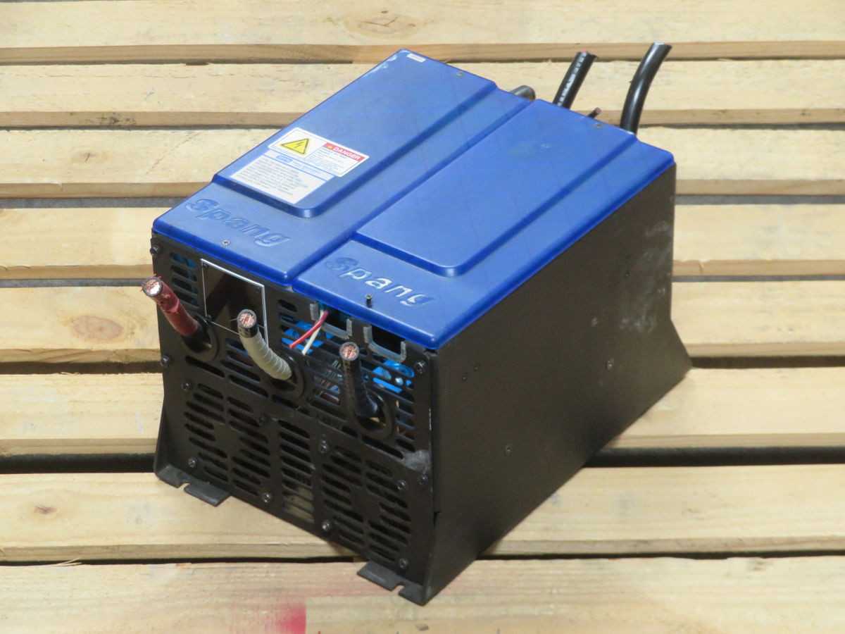 SPANG 1053-0200-000-0-1-00RPK D-SCR PWR CTRL, 200A MAX, 115VAC 1PH 50/60HZ CTRL PWR, 3PH SYSTEM - OPERATOR CONTROLS