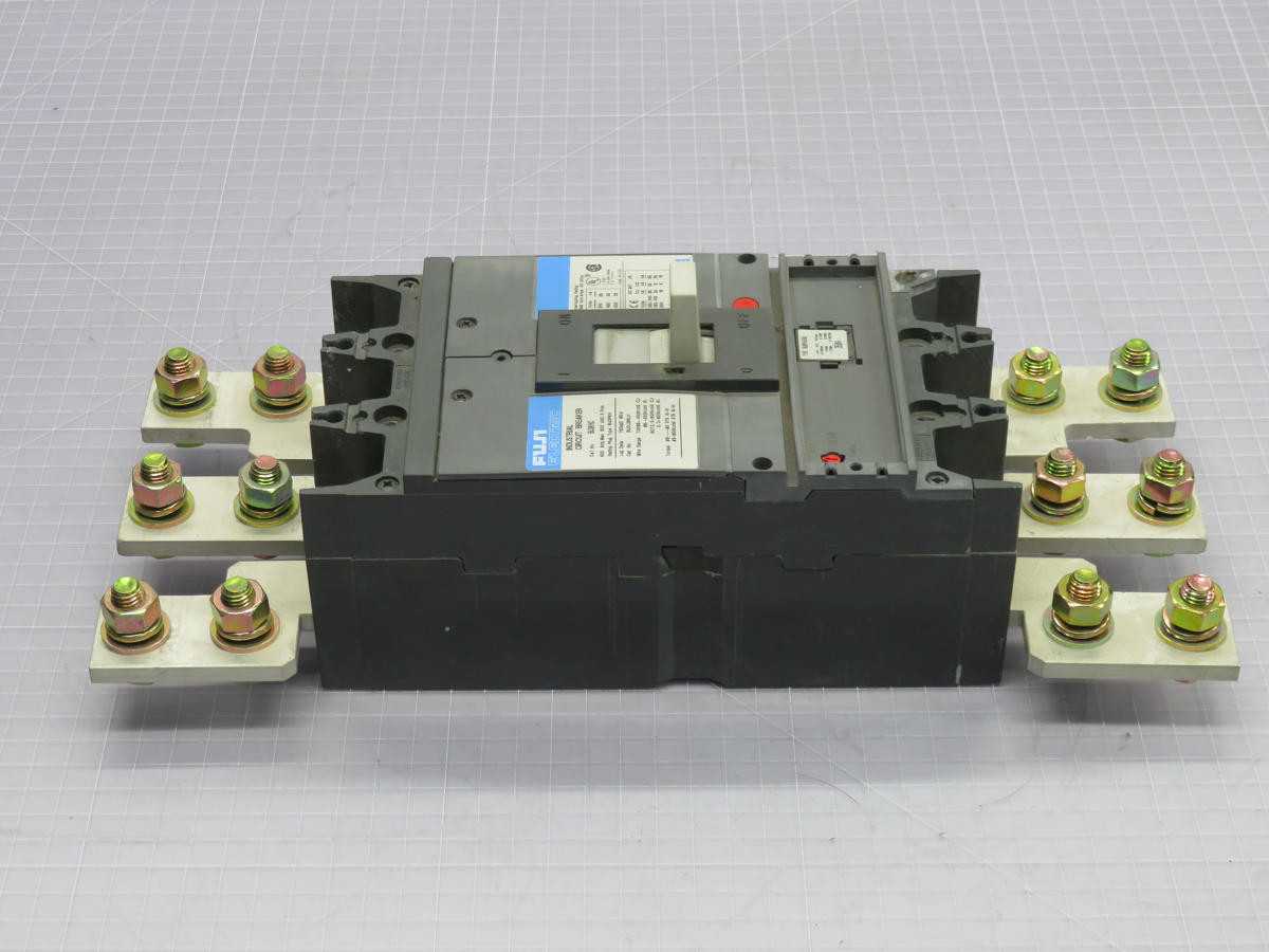 FUJI BU3KHC BUOL365LH CIRCUIT BREAKERS, 3-POLE, 400A CURRENT, 600V VOLTAGE, 25 KAIC IC - CIRCUIT BREAKERS