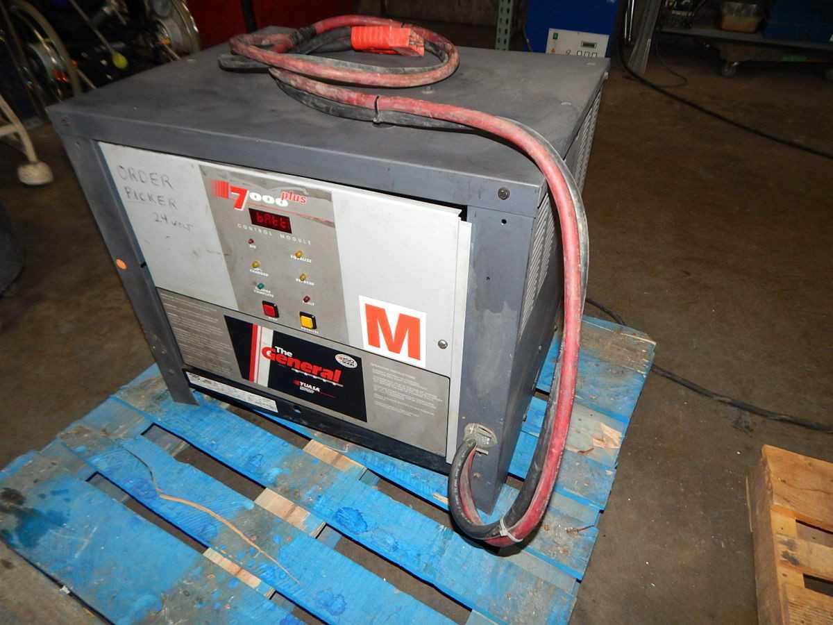 YUASA TGW-12-960 24 VOLT FORKLIFT BATTERY CHARGER 960 AH M6852 - FORKLIFTS