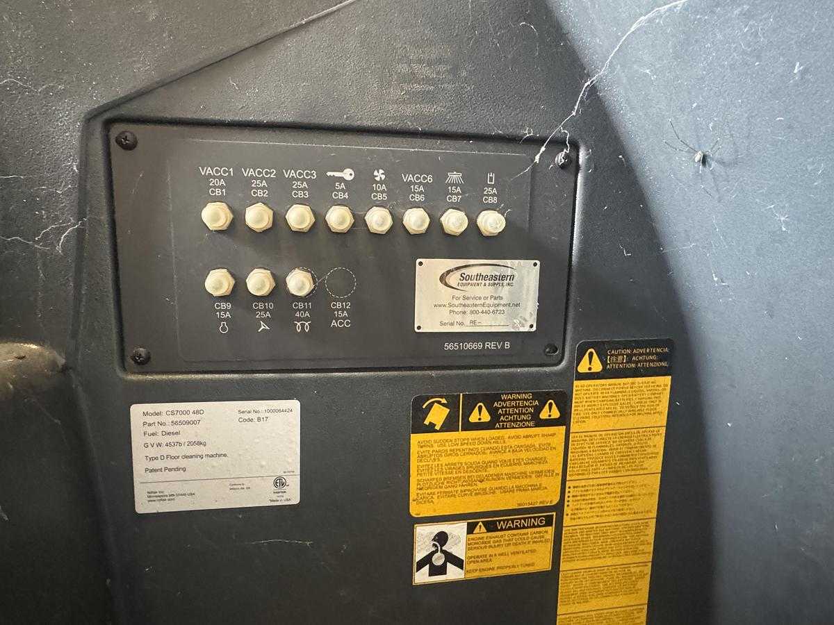 2018 NILFISK POWER BOSS NAUTILUS CS7000 48D SWEEPER-SCRUBBER, 48IN PATH, 29HP DIESEL ENGINE - FLOOR SCRUBBERS