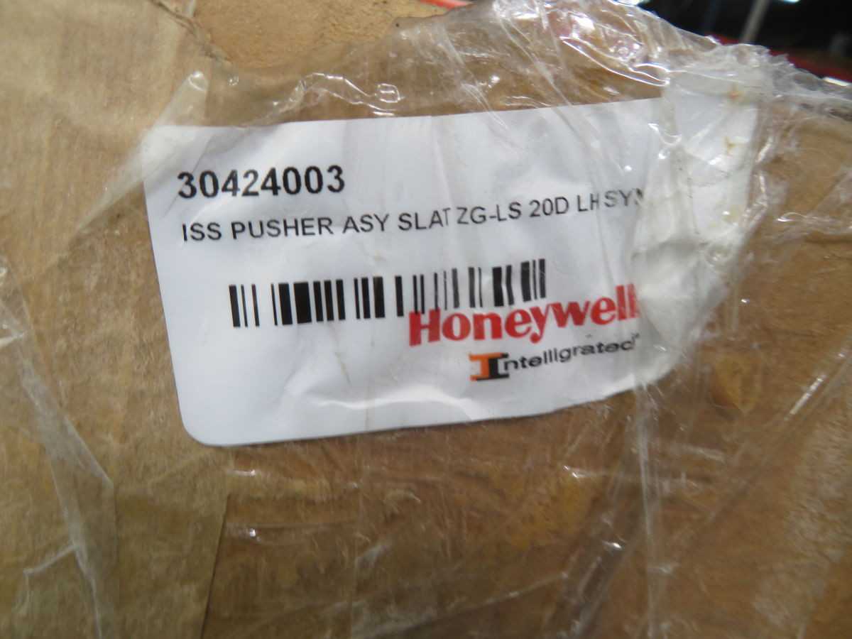 LOT OF 18 HONEYWELL 30424003 INTELLIGRATED INTELLISORT HS 2.0 T266957 - CONVEYOR PARTS