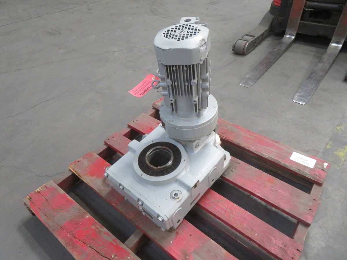 SUMITOMO EHYMS2-C6140YC-EPY4-179 CYCLO DRIVE GEARMOTOR ASSEMBLY. T267997 - MOTOR & GEARBOX ASSEMBLY