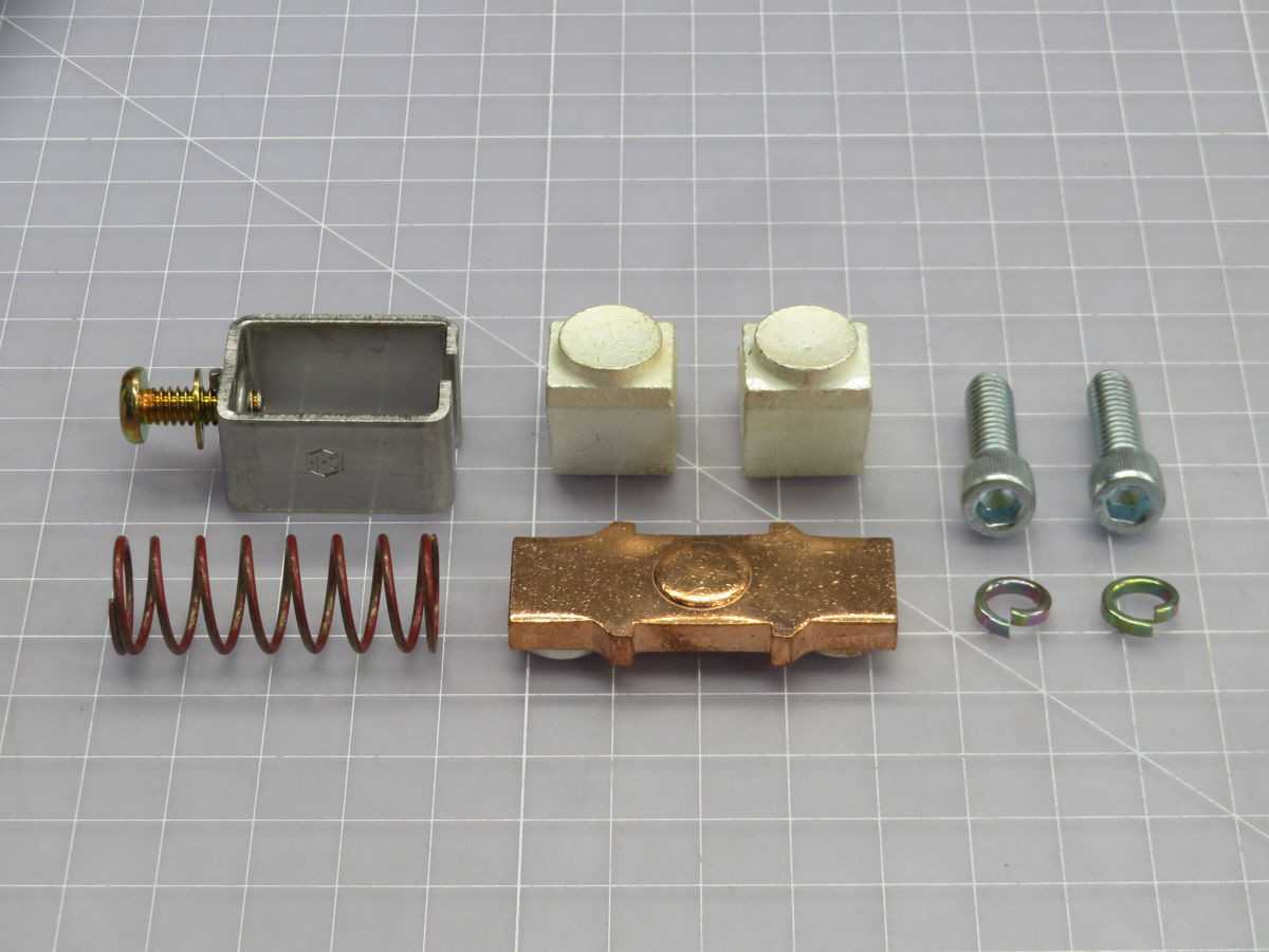 EATON 477B477G05 Contact Kit, Size 5, 1 Pole, 600V, 270A - CONTACTORS