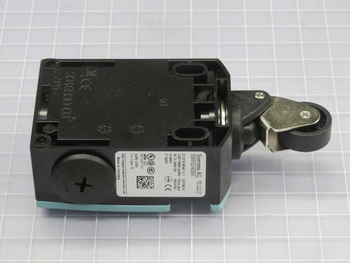 Lot Of 10 Siemens 3SE5122-0CE01 Position Limit Switches T257682 - SWITCHES