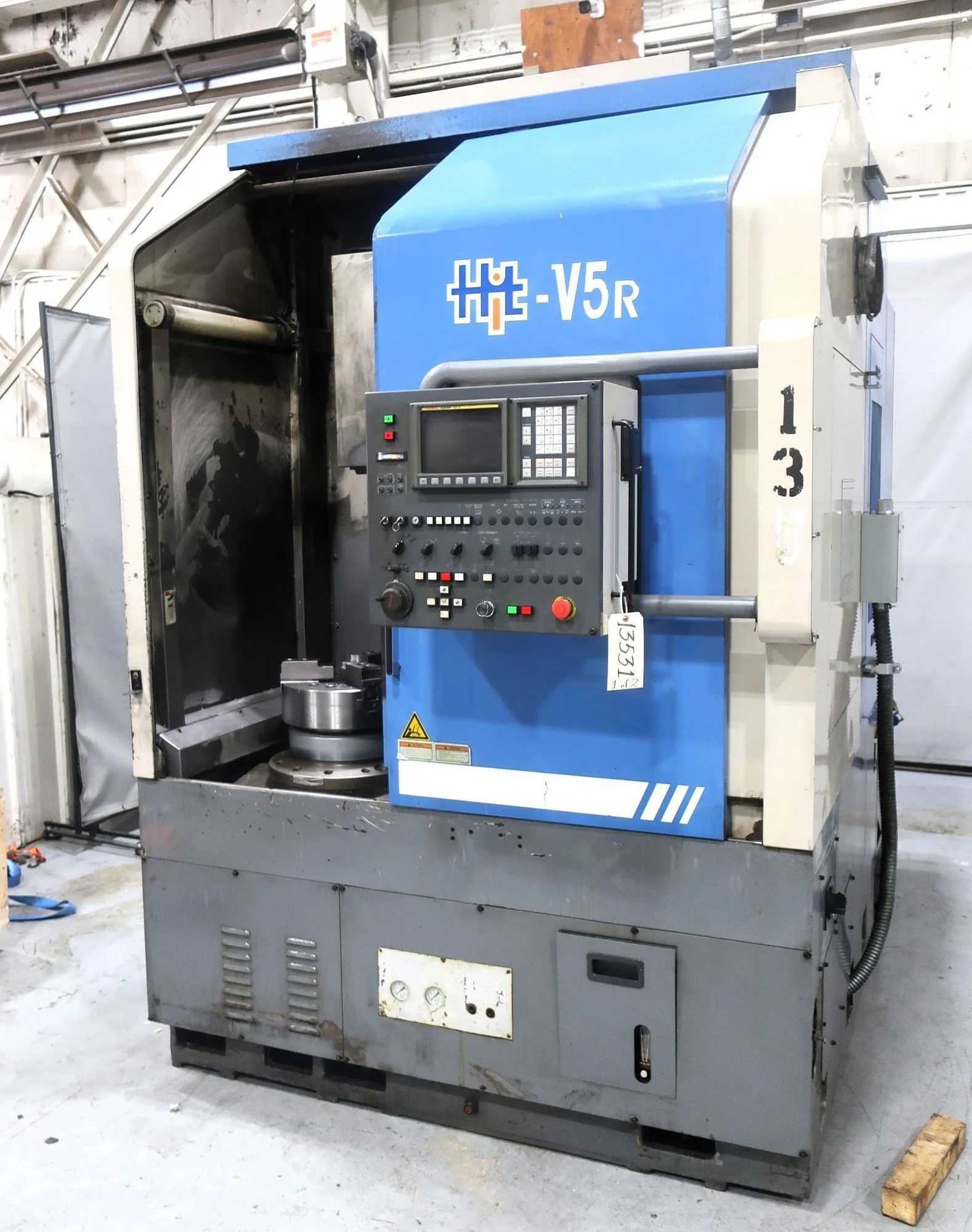 2000 HYUNDAI HIT-V5R CNC LATHE 15" CHUCK, 2000 RPM, CHIP CONVEYOR, 30 HP POWER - CNC LATHES