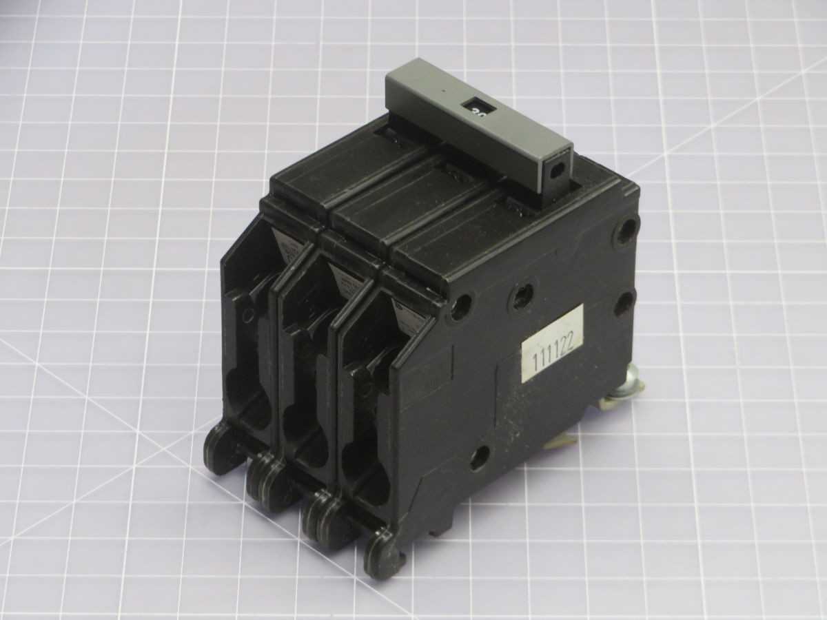 LOT OF 4 EATON CHB330 THERMAL MAGNETIC CIRCUIT BREAKER - CIRCUIT BREAKERS