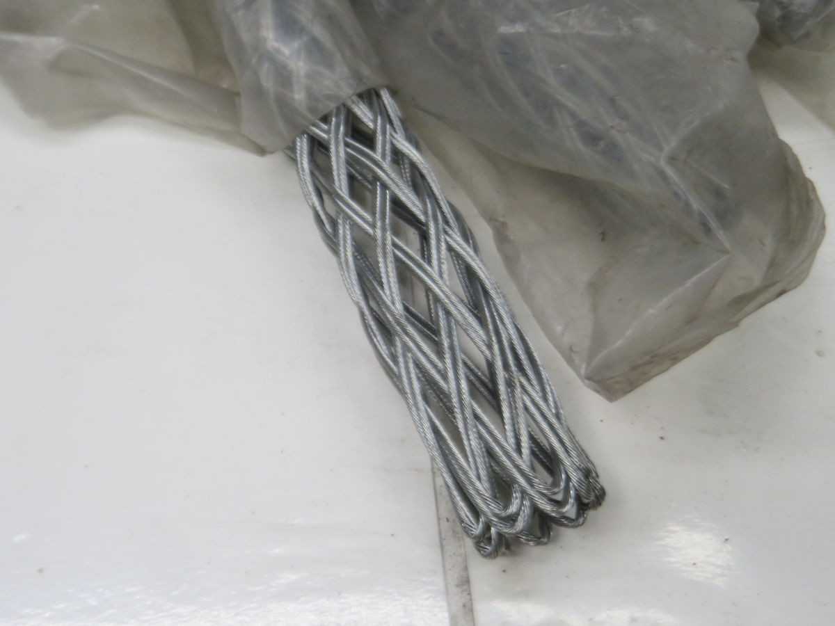 LOT OF 3 COOPER PH25028 PULLING GRIP T263604 - ELECTRICAL COMPONENTS