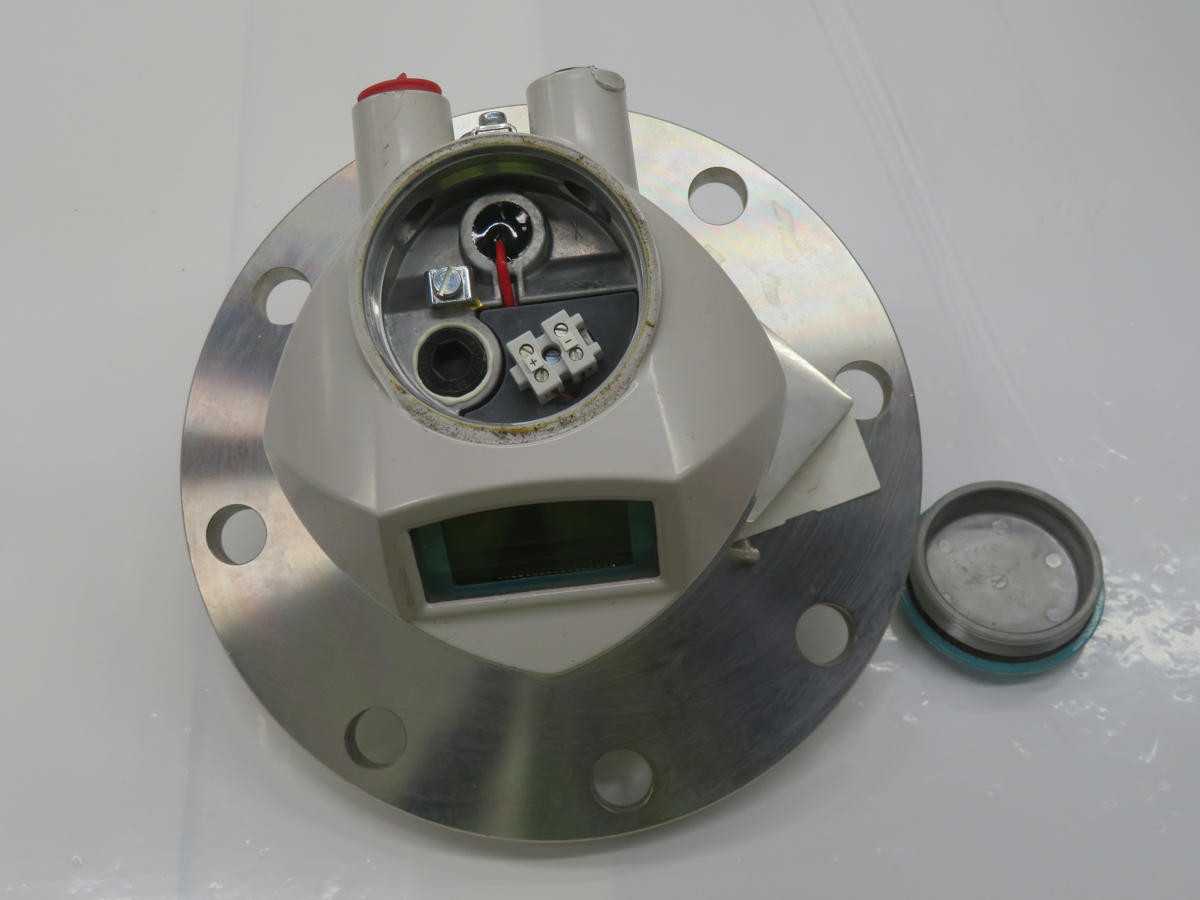 SIEMENS SITRANS LR200 LEVEL TRANSMITTER, 6.3 GHZ RADAR, 0.3-20M RANGE, +/-10MM ACCURACY, IP67 - LEVEL MEASUREMENT