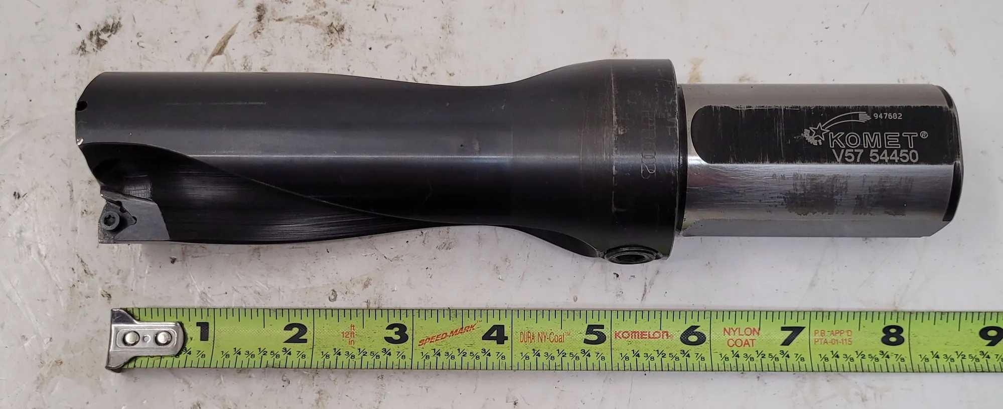 KOMET V57 54450 INDEXABLE DRILL OAL: 8.125” SHANK: 2.5” X 1.37” 2 FLUTES FLUTE DIAMETER: 1.70” - MACHINE TOOLING