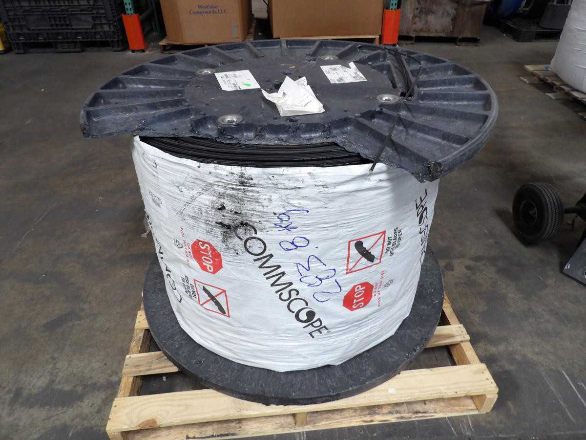 COMMSCOPE O-001-DF-8GI-F01NS/EZ CABLE, 1 FIBER, G.657.A1, 4.8X2.5 MM DIMENSIONS - FIBER OPTIC CABLE
