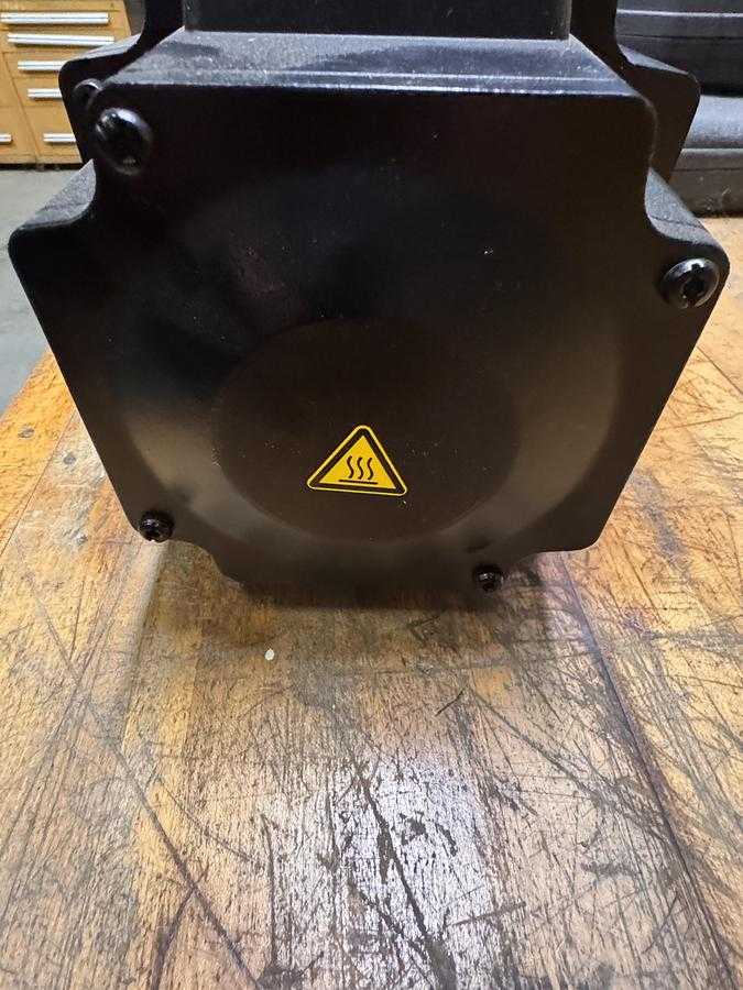 KUKA ME_320_190_25_L0 SERVOMOTOR 5.8KW 22KG ENCODER BRAKE 311082 - SERVO MOTORS