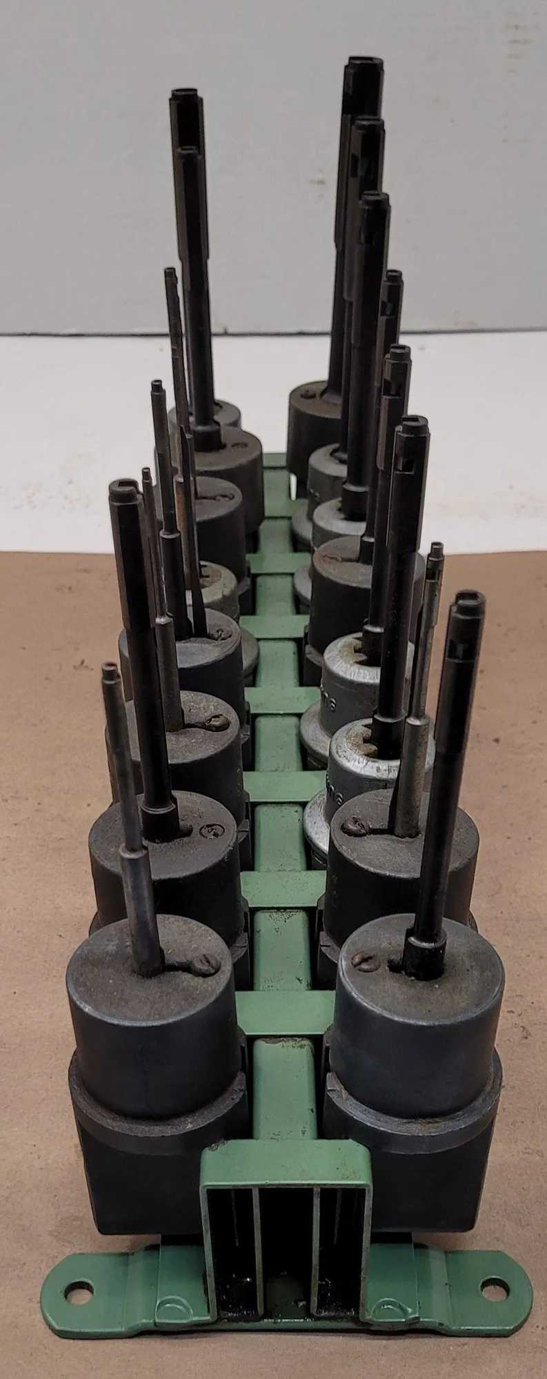 SUNNEN HONING MANDREL SET WITH RACK (SET OF 16) - MACHINING ACCESSORIES & TOOLING