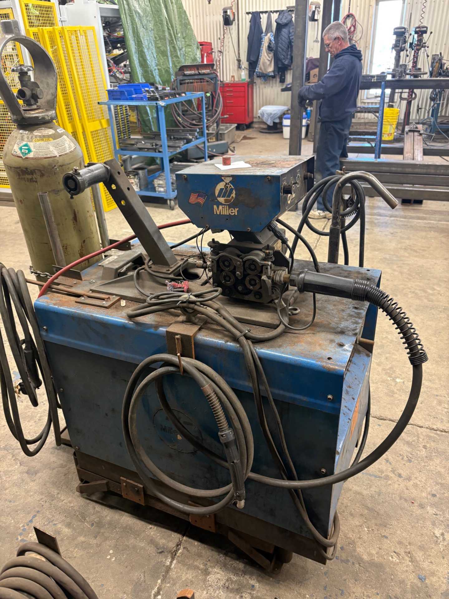 1990 Miller CP-250TS Welder 250A, 35V, 100% Duty Cycle, 3PH, 208/230/460V - ARC WELDERS