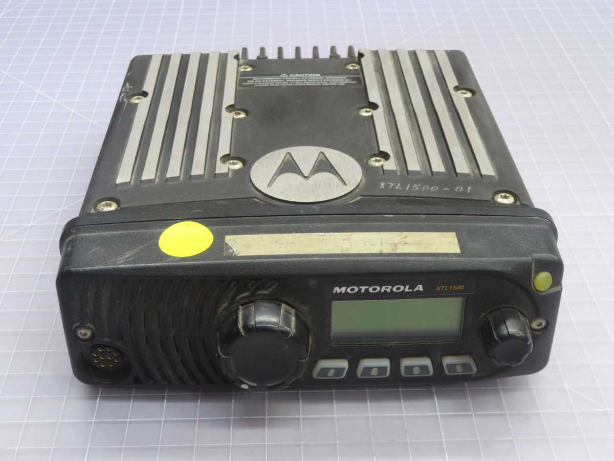 LOT OF 2 MOTOROLA XTL1500 M28URS9PW1AN DIGITAL MOBILE RADIO T263549 - TELECOMMUNICATION