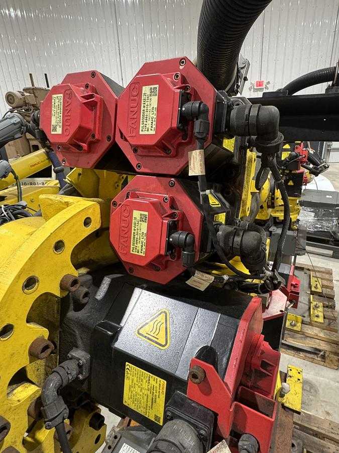 2010 FANUC R-1000IA/80F ROBOT - 80KG PAYLOAD, 2230MM REACH, 620KG MASS - ARTICULATED ROBOTS