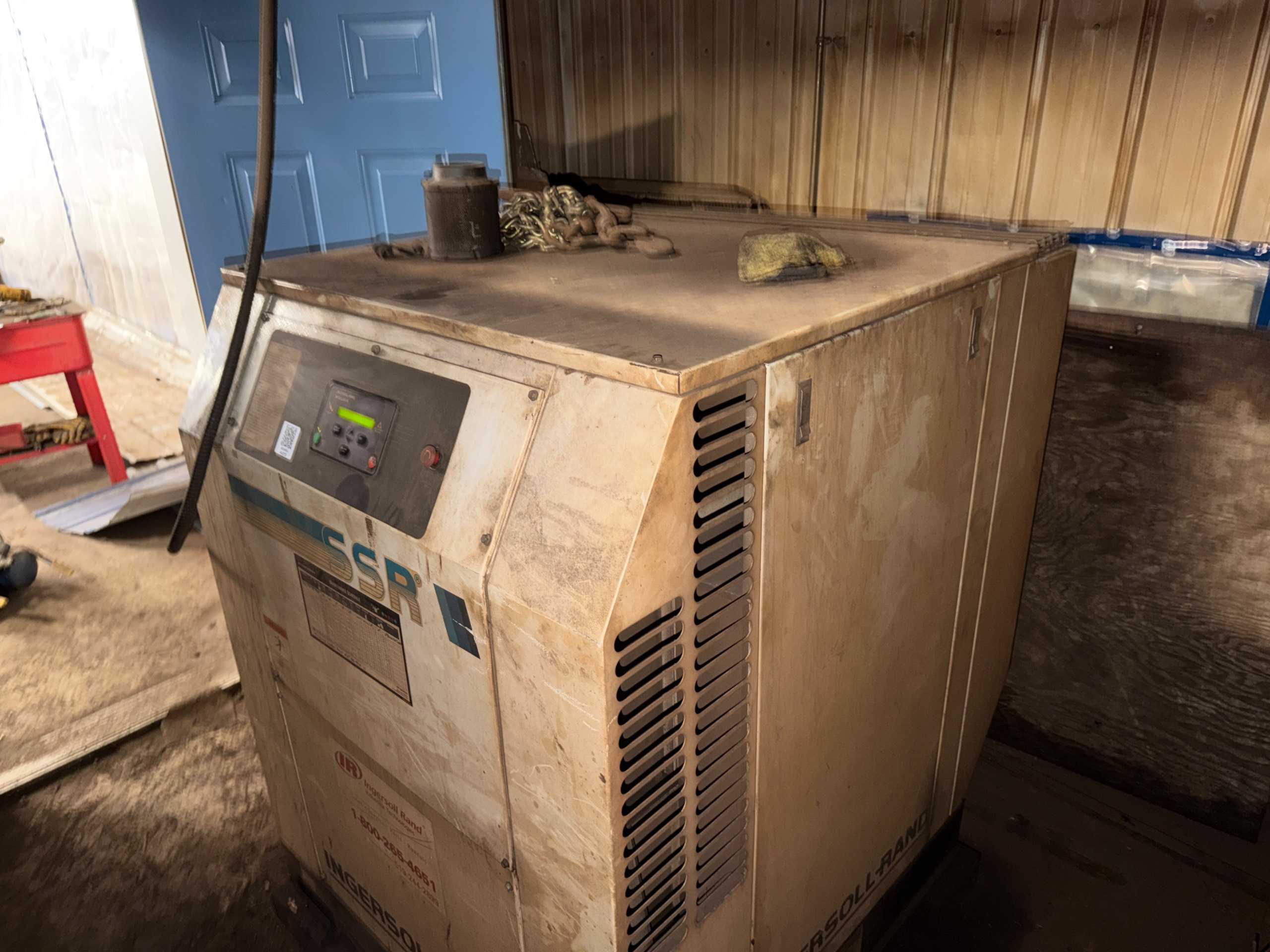 Ingersoll Rand SSR-EP30SE Rotary Screw Air Compressor, 30 HP, 127 CFM, 125 Psig, 575V - AIR COMPRESSORS Ingersoll Rand SSR-EP30SE Rotary Screw Air Compressor, 30 HP, 127 CFM, 125 Psig, 575V - AIR COMPRESSORS