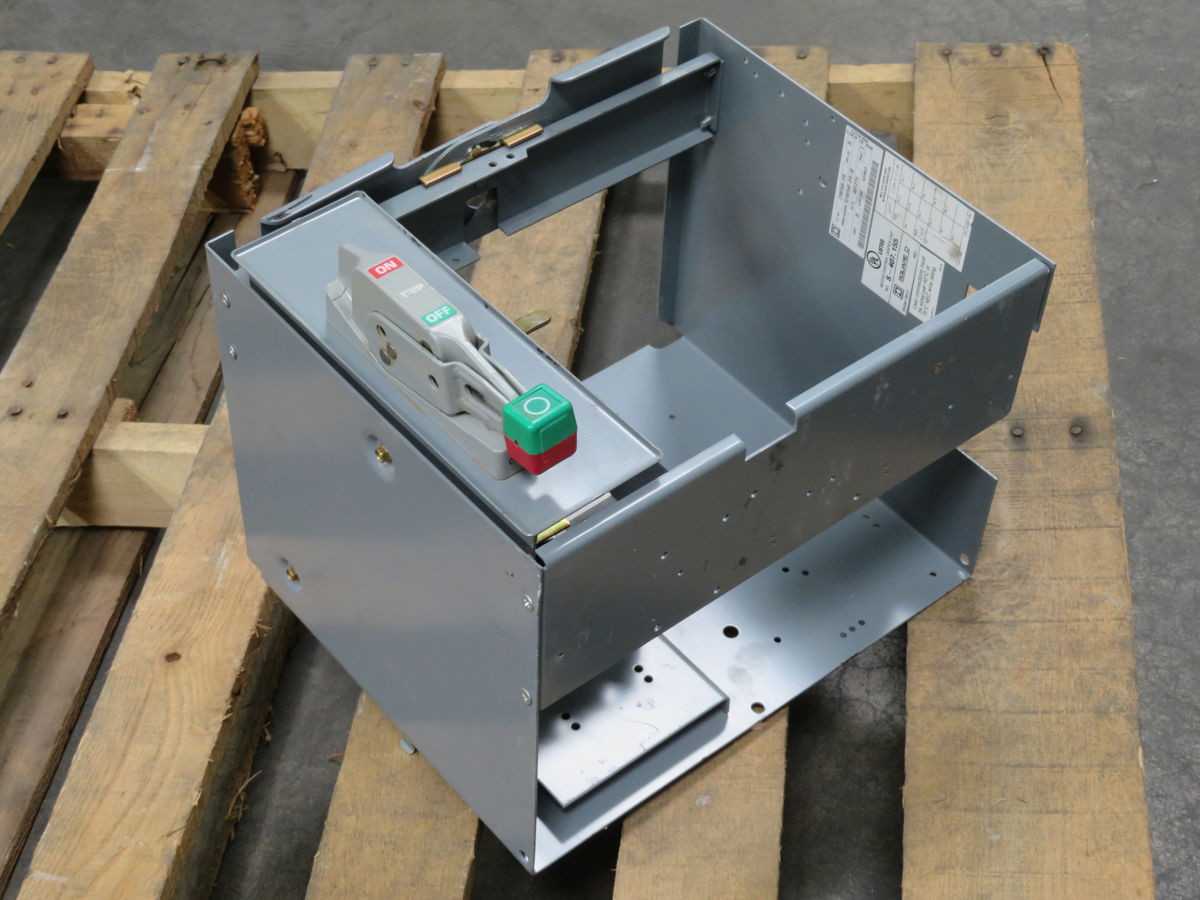 SQUARE D FCP34020, MCCB, 3-POLE, THERM-MAG TRIP, 20A CURRENT, 40A FRAME, 25 KA INT @ 480 VAC - CIRCUIT BREAKERS