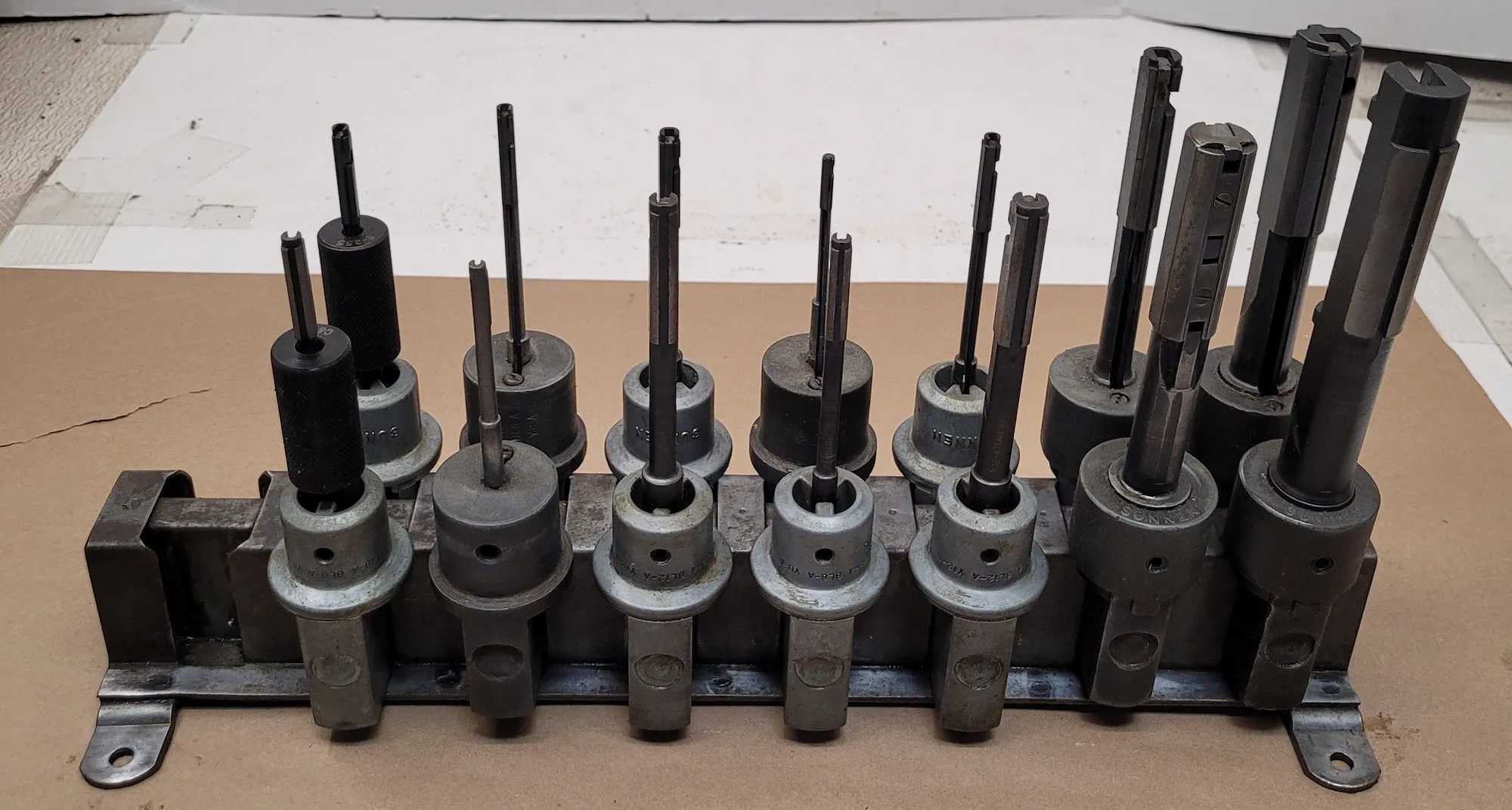 SUNNEN HONING MANDREL SET (SET OF 14) W/ RACK AND VARIOUS MANDREL SIZES - MACHINING TOOLING & PARTS