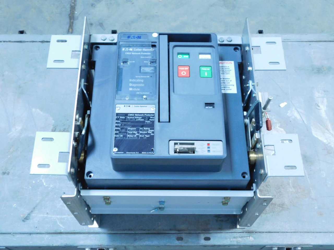 EATON CM52 NETWORK PROTECTOR, 2000 A, 216Y/125 V RATING, 60 HZ SYSTEM, DRAWOUT TYPE - CIRCUIT BREAKERS