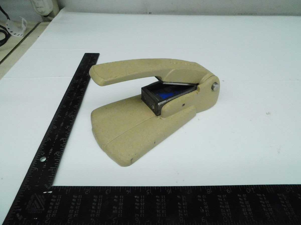 TELEDYNE 104-11 TRIPLE CUT SPECIMEN SHEAR - MATERIAL TESTING