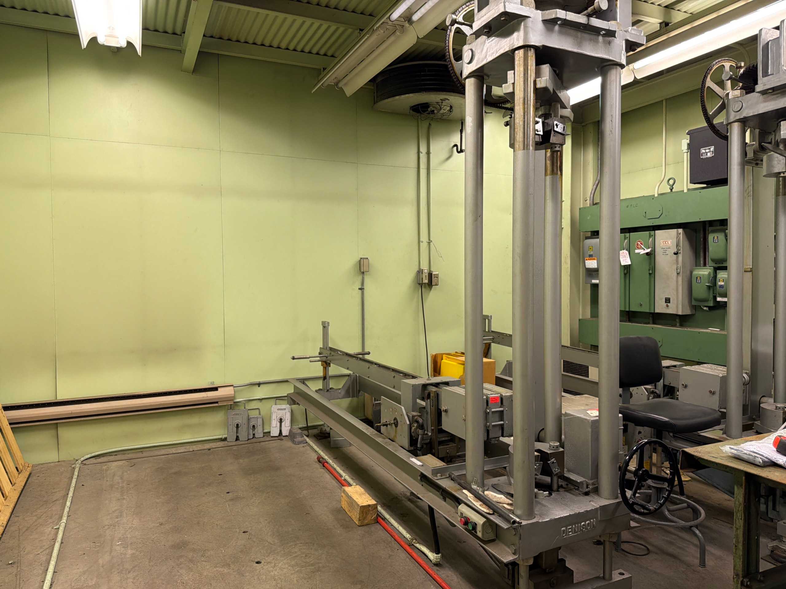 Denison T-55R Tensile Stress Relaxation Tester, 36,000 lbs Capacity - MATERIAL TESTING