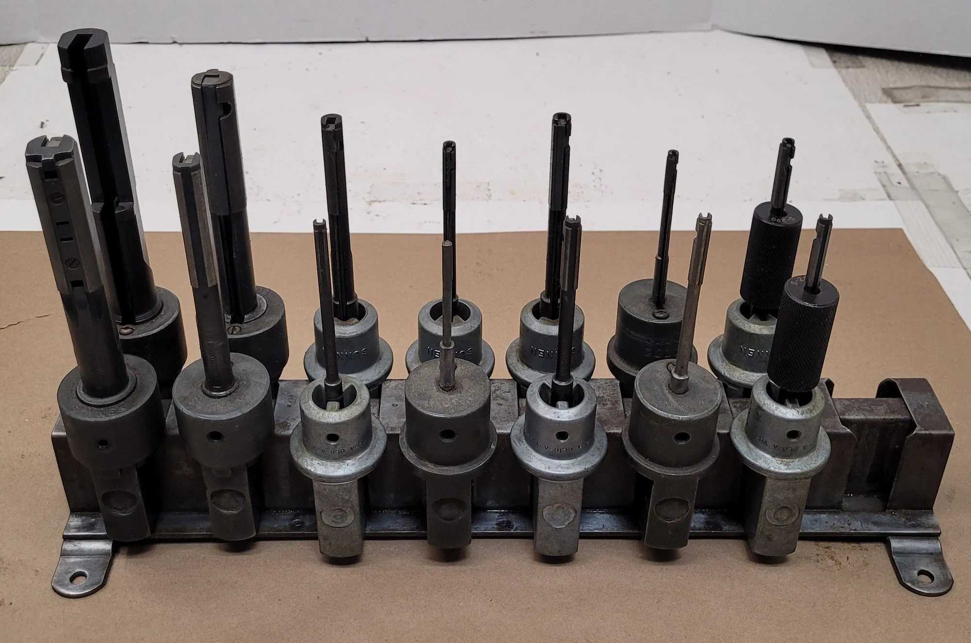 SUNNEN HONING MANDREL SET (SET OF 14) W/ RACK AND VARIOUS MANDREL SIZES - MACHINING TOOLING & PARTS