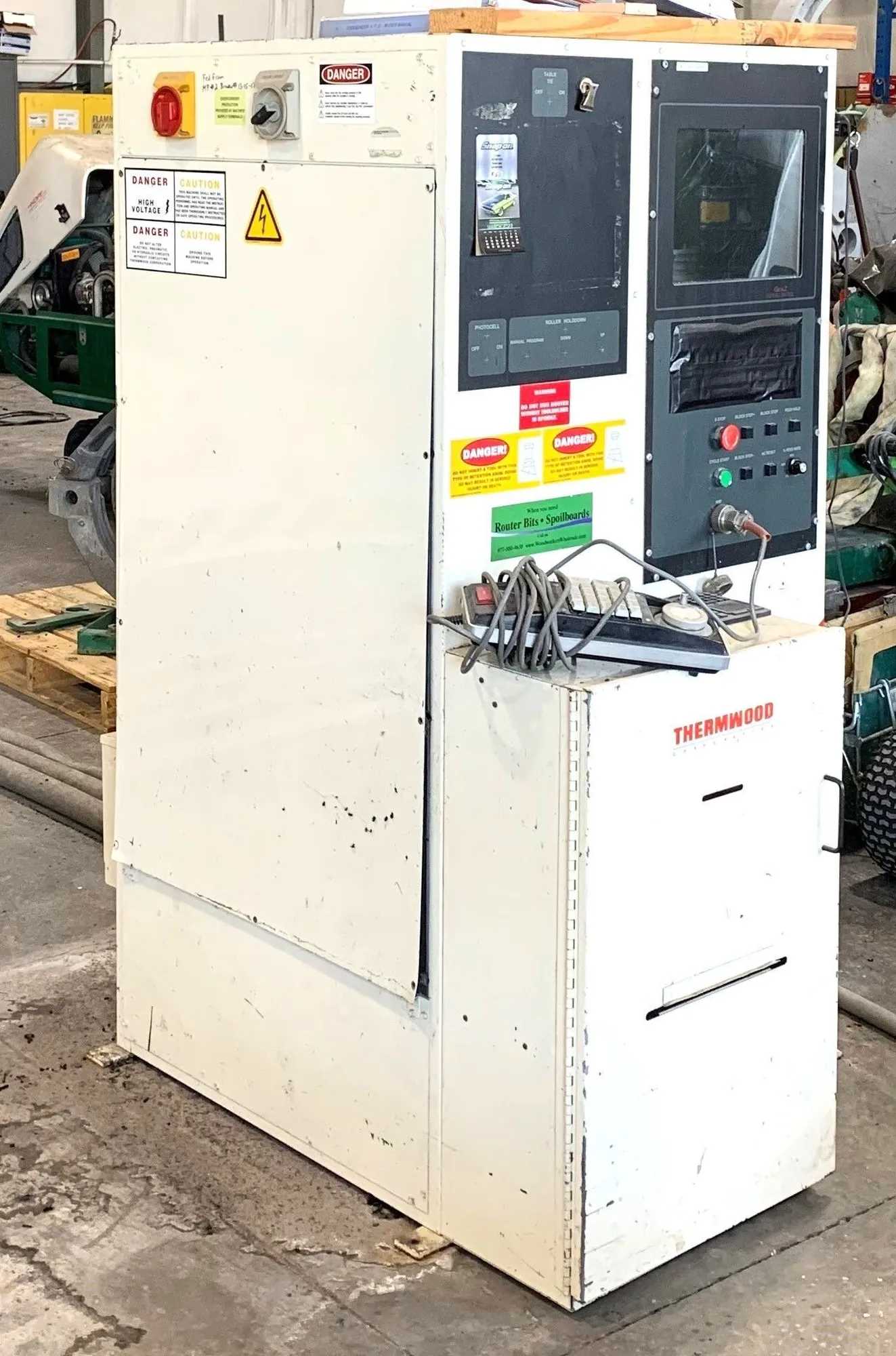 2006 THERMWOOD CS45 CNC ROUTER 5'X10' 3-AXIS 12HP SPINDLE & 7 ATC - GEN II CONTROL - CNC ROUTERS